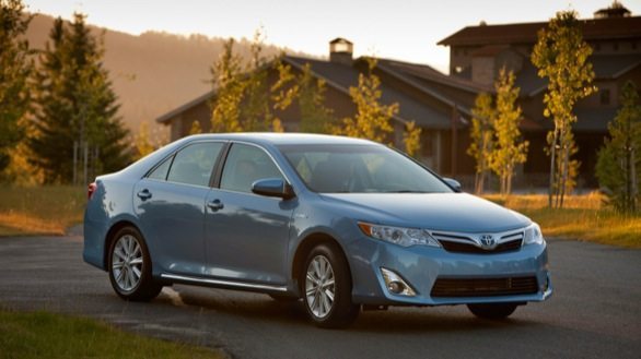 Toyota Camry Hybrid pics launch brochure