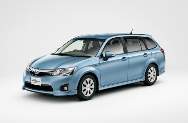 Toyota-Corolla-Fielder-Hybrid-Japan