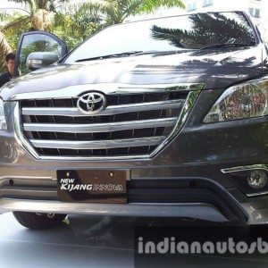 toyota innova facelift indonesia india launch