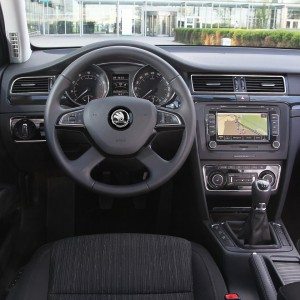 Skoda Superb facelift images motoroids
