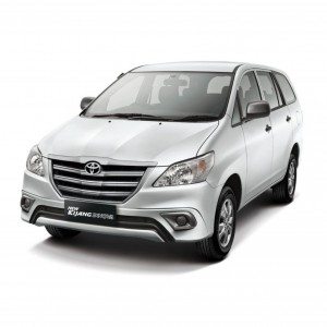 Toyota Innova Facelift India Launch Price Pics