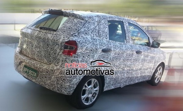 2015-Next-generation-Ford-Figo-spied-side (3)