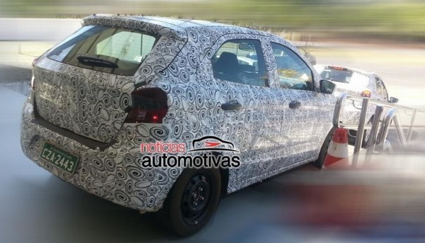 2015-Next-generation-Ford-Figo-spied-side (4)