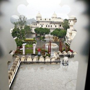 Mumbai Delhi roadtrip via Udaipur and Jaipur in Skoda Superb