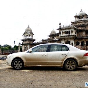 Mumbai Delhi roadtrip via Udaipur and Jaipur in Skoda Superb
