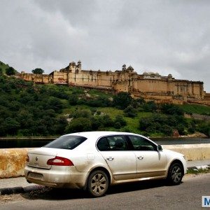 Mumbai Delhi roadtrip via Udaipur and Jaipur in Skoda Superb