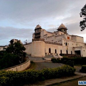 Mumbai Delhi roadtrip via Udaipur and Jaipur in Skoda Superb