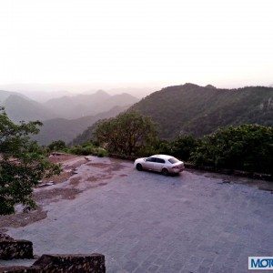 Mumbai Delhi roadtrip via Udaipur and Jaipur in Skoda Superb
