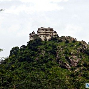 Mumbai Delhi roadtrip via Udaipur and Jaipur in Skoda Superb