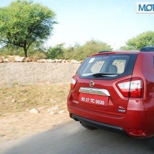 Nissan Terrano Review Pics