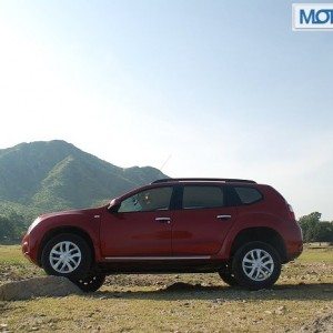 Nissan Terrano Review Pics