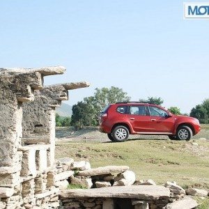 Nissan Terrano Review Pics