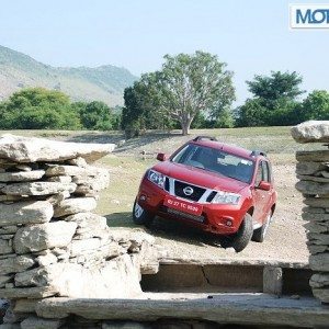 Nissan Terrano Review Pics