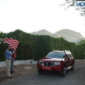 Nissan Terrano Review Pics