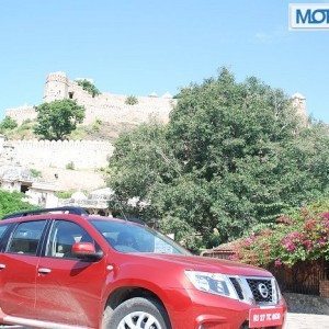 Nissan Terrano Review Pics