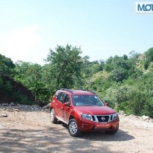 Nissan Terrano Review Pics