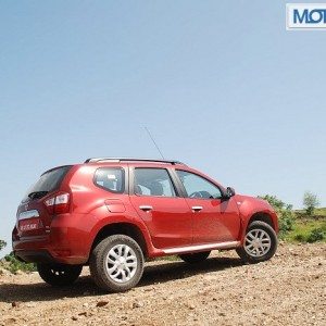 Nissan Terrano Review Pics