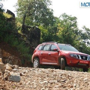 Nissan Terrano Review Pics