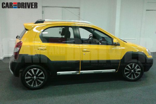 Toyota-Etios-Cross-Brazil-Pics-Launch-1