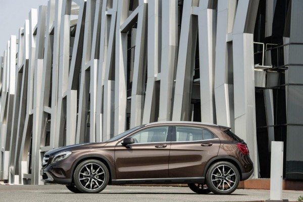 2014-Mercedes-GLA-pics-1