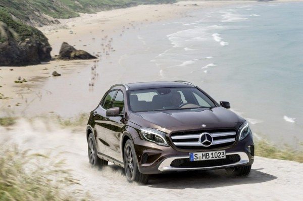 2014-Mercedes-GLA-pics-3