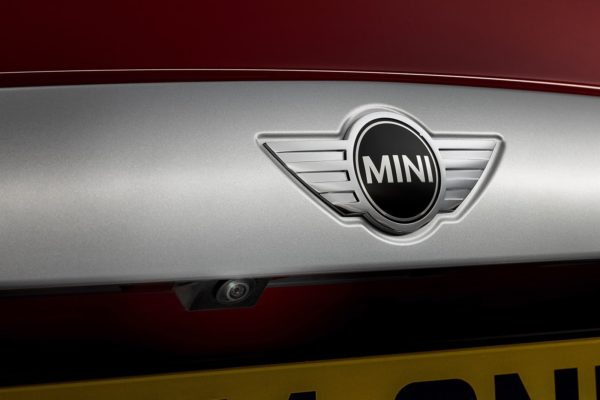 2014-mini-interiors-driver-assistance-system- (5)