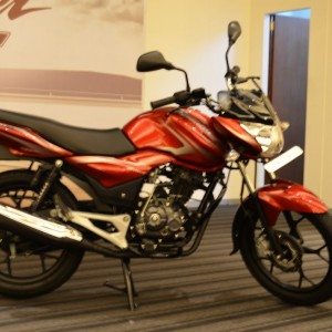 Bajaj Disover M Review pics specs