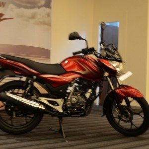 Bajaj Disover M Review pics specs