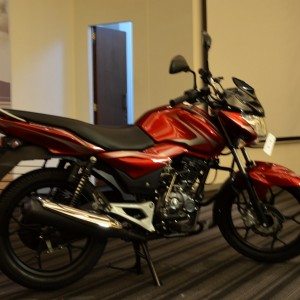 Bajaj Disover M Review pics specs