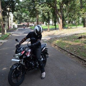 Bajaj Disover M Review pics specs