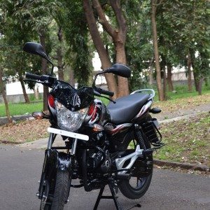 Bajaj Disover M Review pics specs