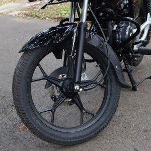 Bajaj Disover M Review pics specs