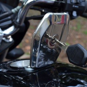 Bajaj Disover M Review pics specs