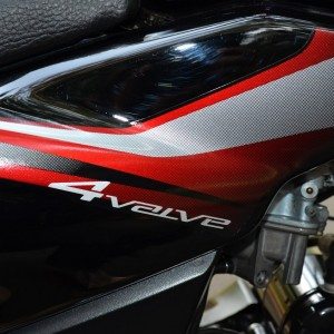 Bajaj Disover M Review pics specs