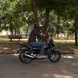 Bajaj Disover M Review pics specs