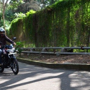 Bajaj Disover M Review pics specs