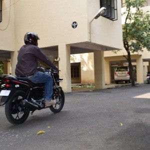 Bajaj Disover M Review pics specs