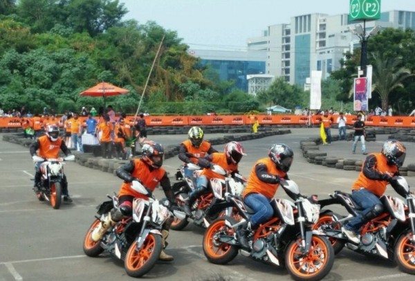 KTM -Orange Day Pics