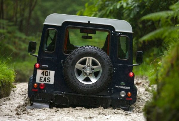 Land Rover Defender 2