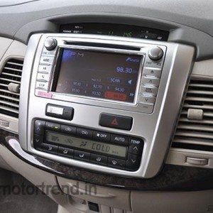 toyota innova z facelift  pics