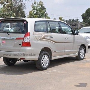 toyota innova z facelift  pics