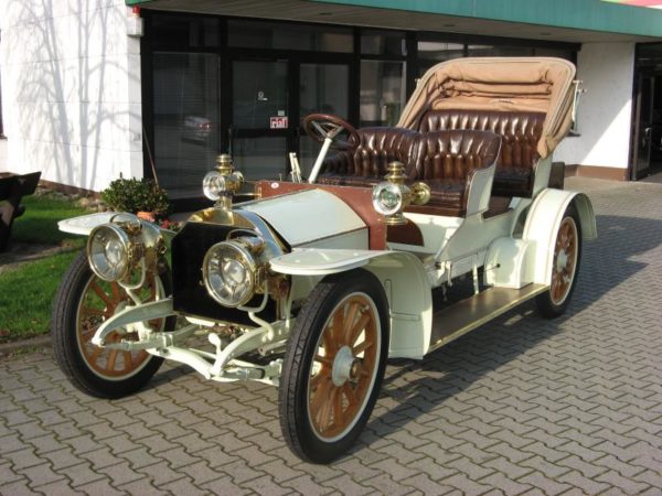 A 1905 Simplex 28/32 HPs Phaeton is to be auctioned by Coys at their True Greats sale on December 3rd