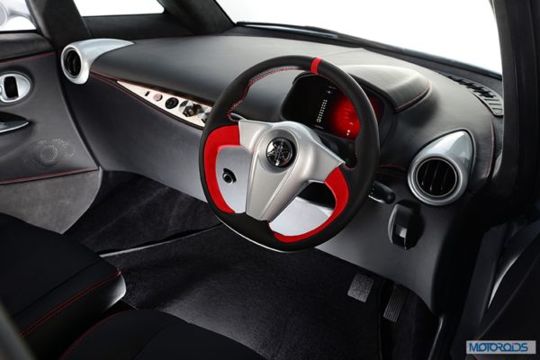 1MOTIVe_Interior_Dash