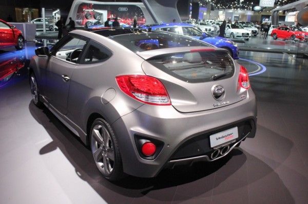 2014-Hyundai-Veloster-pics-1