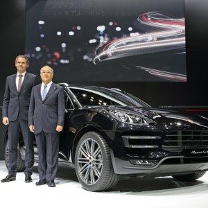 Porsche Macan Asia Premiere Tokyo Motorshow  with Dr Oliver BlumeL  and Toshiaki Kurosaka