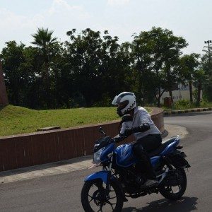 Bajaj Discover M Review Pics Specs