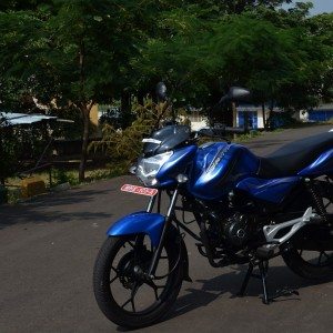 Bajaj Discover M Review Pics Specs