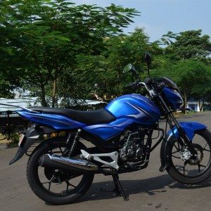 Bajaj Discover M Review Pics Specs