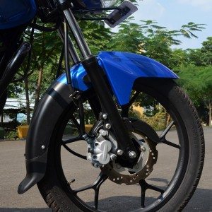 Bajaj Discover M Review Pics Specs