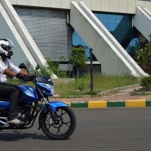 Bajaj Discover M Review Pics Specs